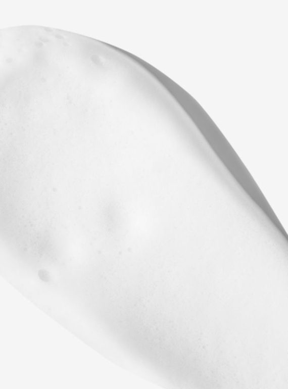 vit-c-cleansing-mousse-2.jpg